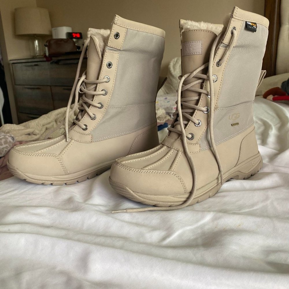 UGG VIBRAM CORDURA FABRIC WATERPROOF BOOTS